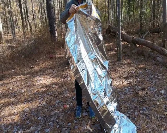 2pcs Emergency Sleeping Bags | Portable Emergency Blanket Survival Gear