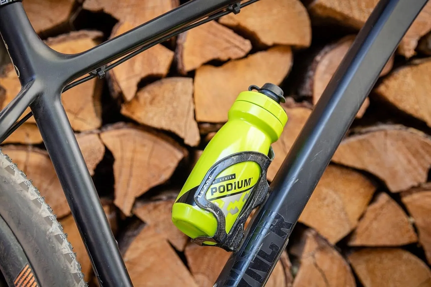 CamelBak Podium Dirt Series Chill Insulated Mountain Bike Squeeze Water Bottle Lime, 21oz