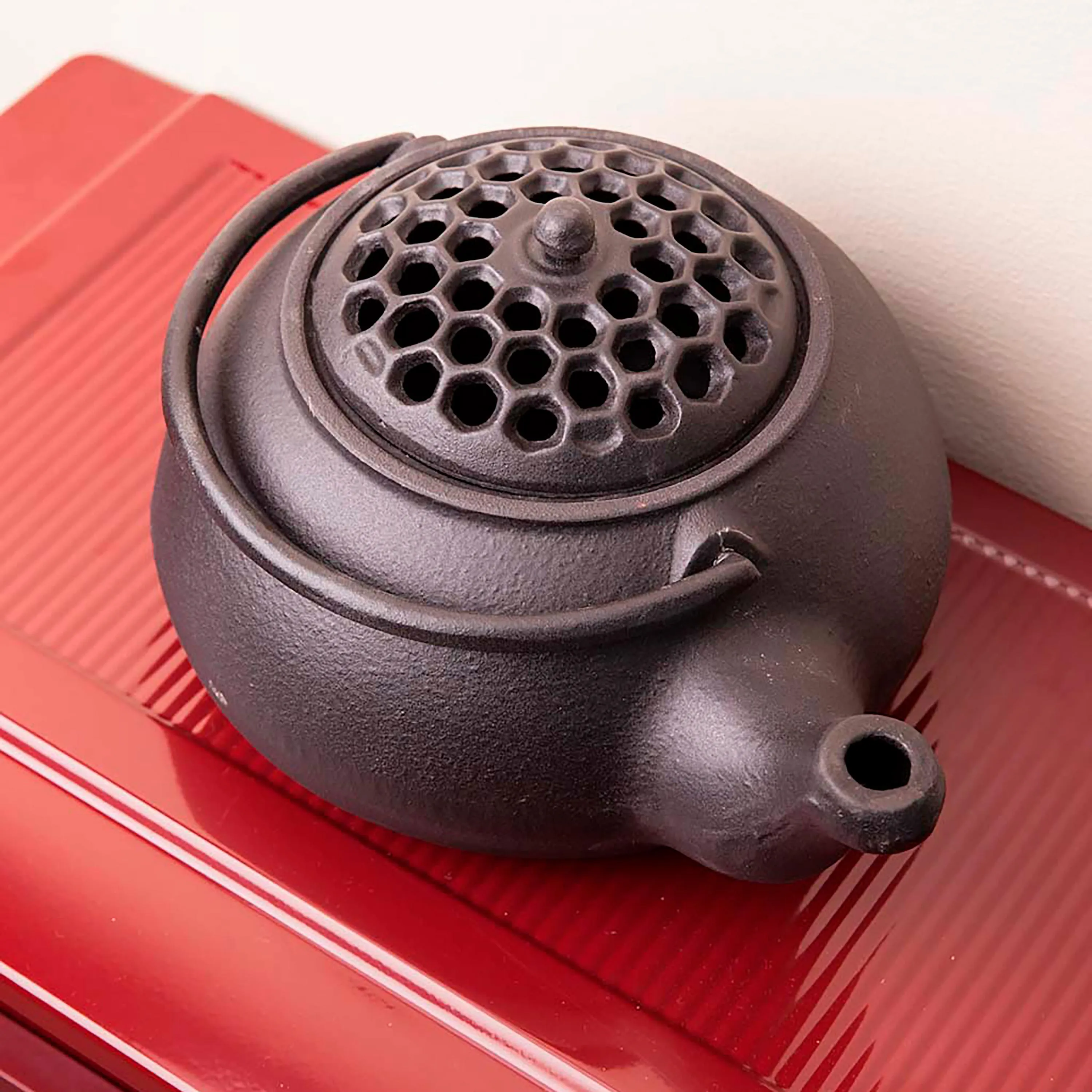 Cast Iron Wood Stove Kettle Steamer with Lattice Design