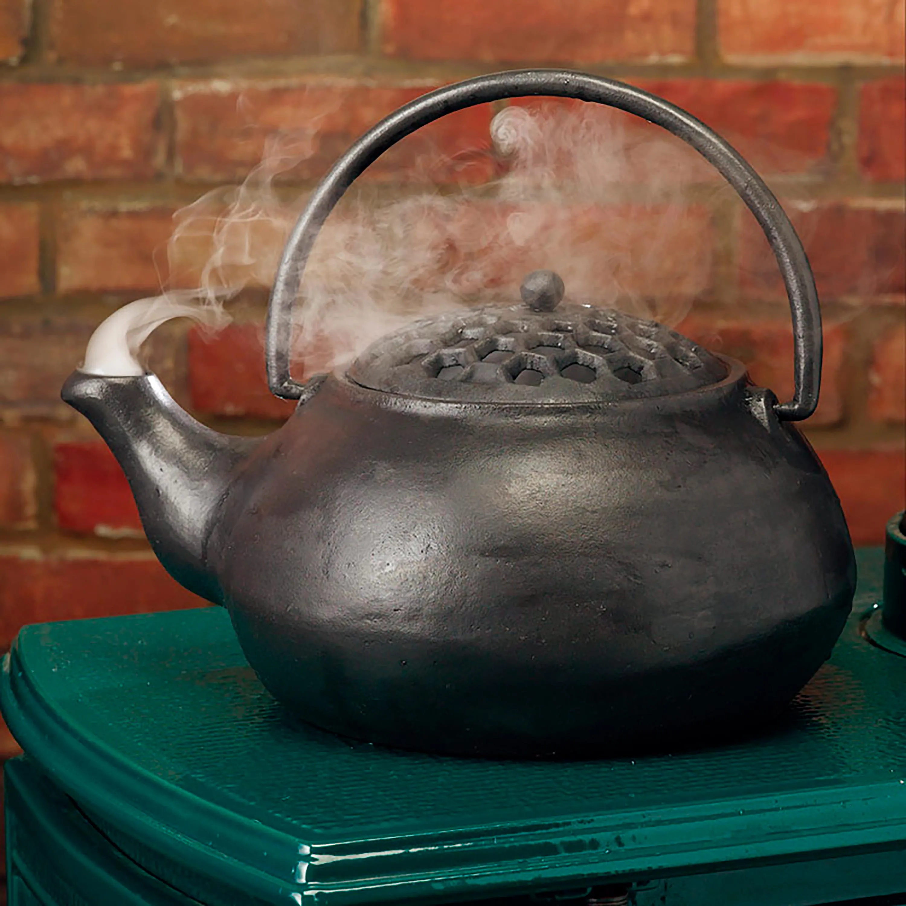 Cast Iron Wood Stove Kettle Steamer with Lattice Design