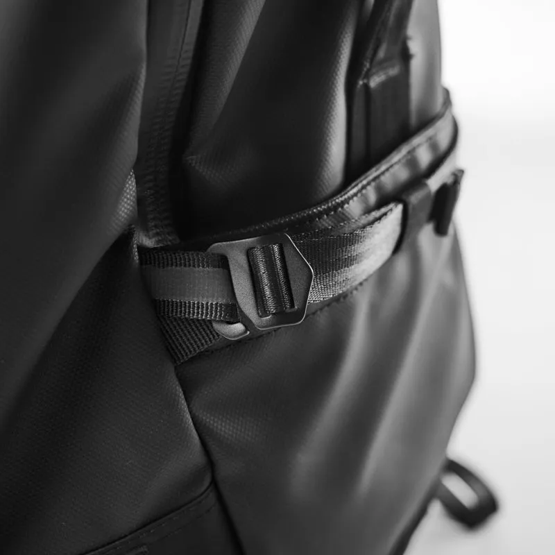 Clamshell 25 Backpack