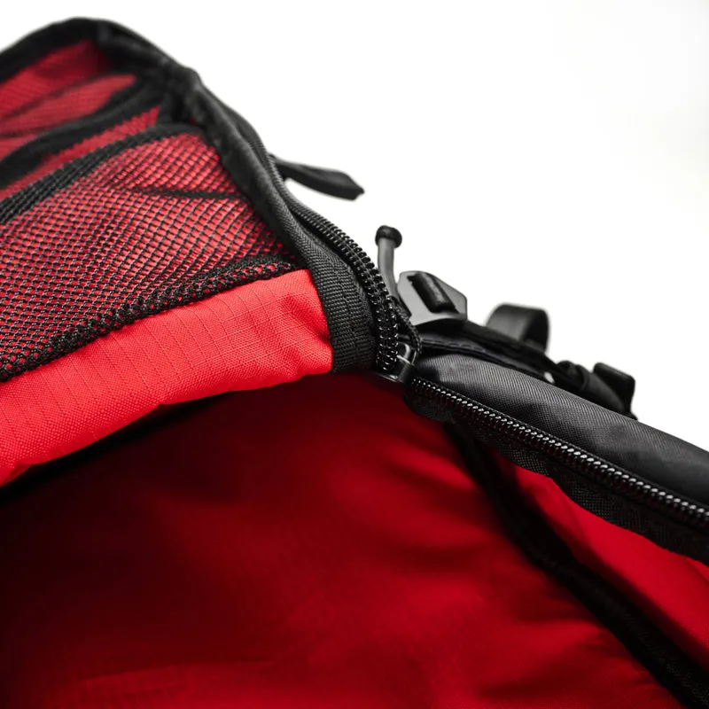 Clamshell 25 Backpack