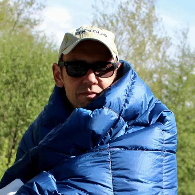 Horizon Hound Down Camping Blanket - Outdoor Travel Blanket | Sustainable Insulated Down | Lightweight & Warm Quilt for Camping, Stadium, Hiking & Festival | Water Resistant, Packable & Compact