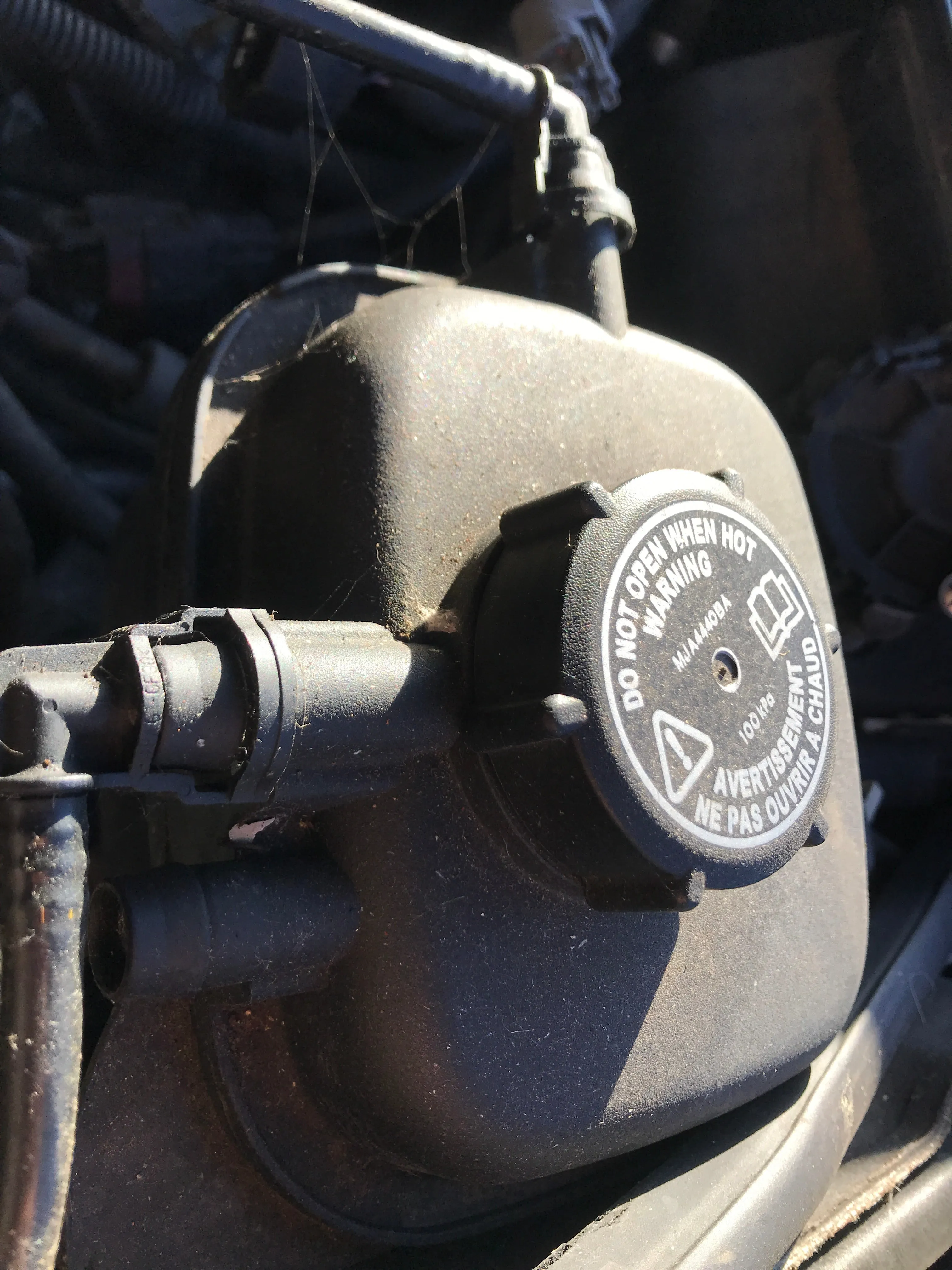 Jaguar X308 XJ8 V8 coolant expansion tank