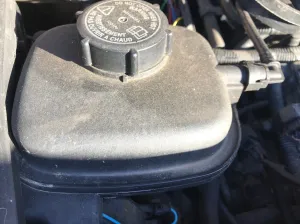 Jaguar X308 XJ8 V8 coolant expansion tank