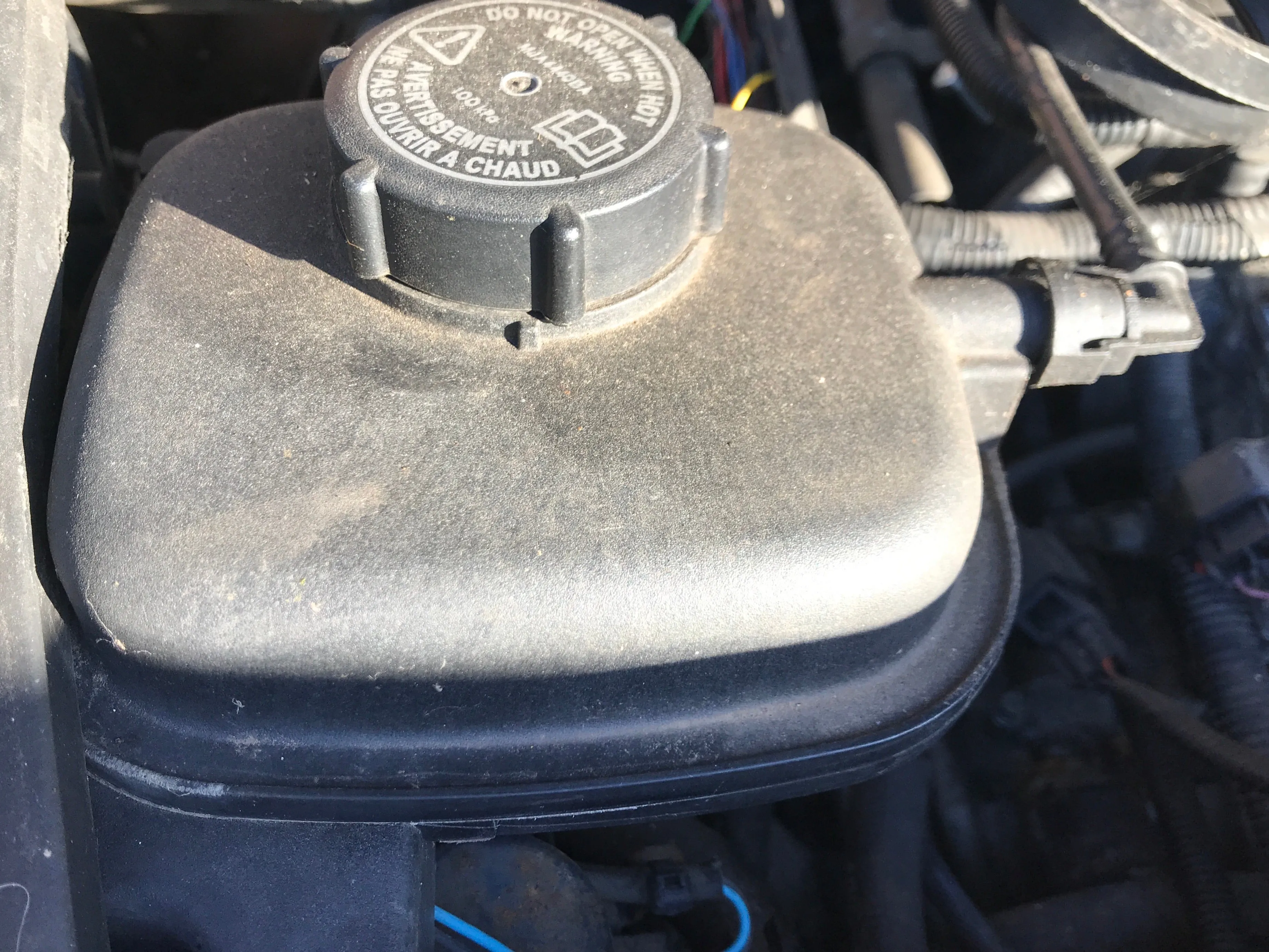 Jaguar X308 XJ8 V8 coolant expansion tank