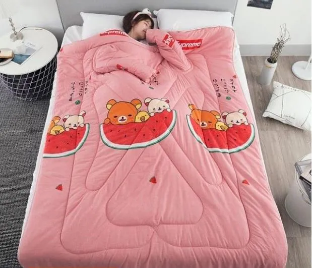 Quilt with Sleeves (bedding, winter)