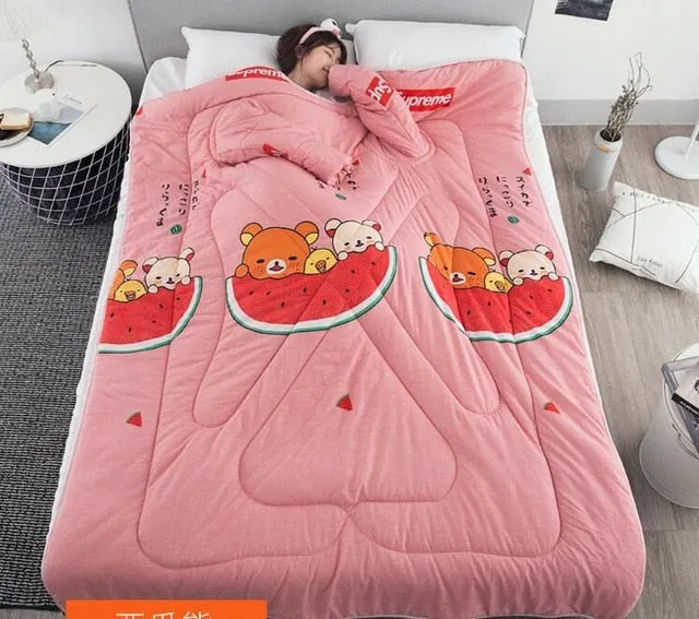 Quilt with Sleeves (bedding, winter)
