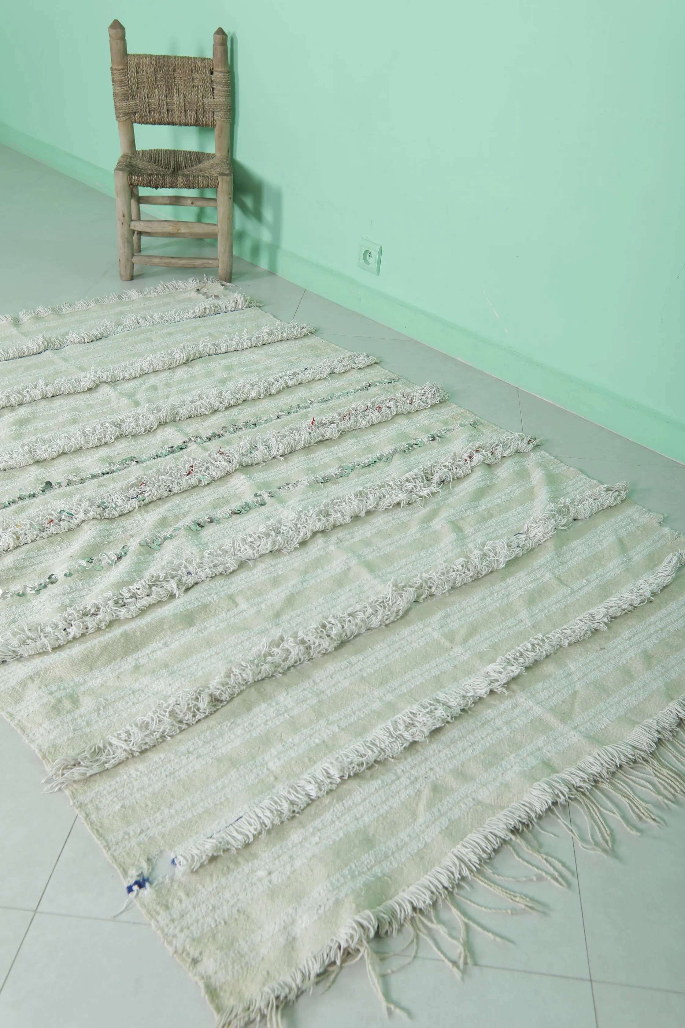 Vintage Handwoven Berber Wedding Blanket – 3.9 x 6.2 ft
